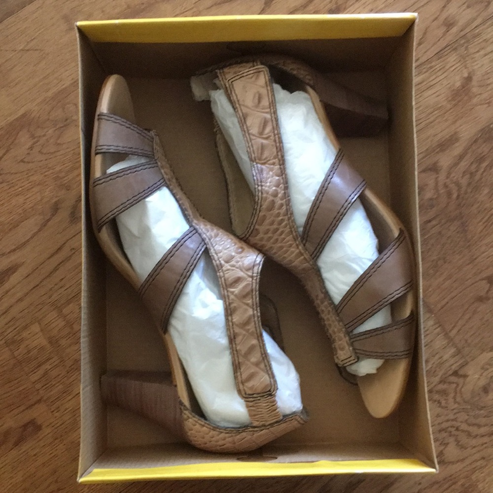 Joseph Griffin heeled sandal size 9 tan crocodile